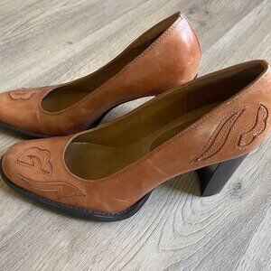 Elegant Tan Leather Heels